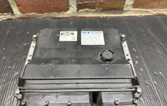 Toyota Prius+ (ZVW40) Engine control unit/module 2755002501 89661-47480