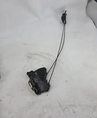 Toyota Avensis T250 Front door lock 