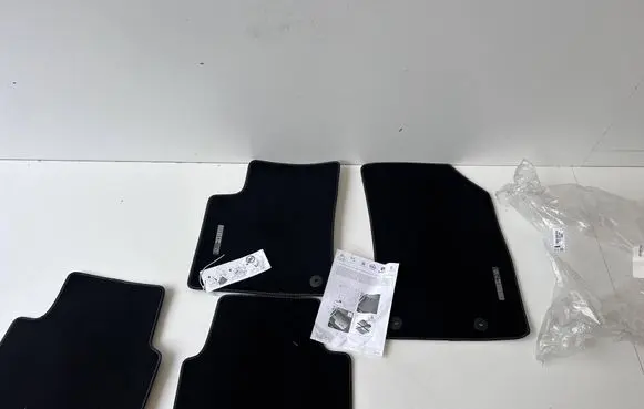Opel Crossland X Car floor mat set 39242554