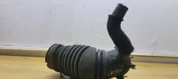 Toyota Avensis T270 Air intake duct part 178810R020