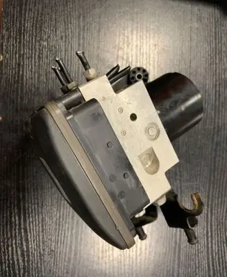 BMW 5 E60 E61 ABS Pump 6780649 6780647