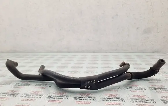 Volkswagen Jetta V Fuel line pipe 