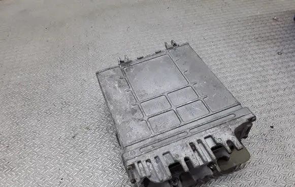 Volkswagen Golf III Engine control unit/module 0281001560 028906021FJ