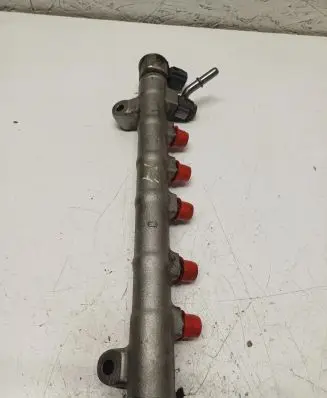 Volvo V40 Fuel main line pipe 31303612