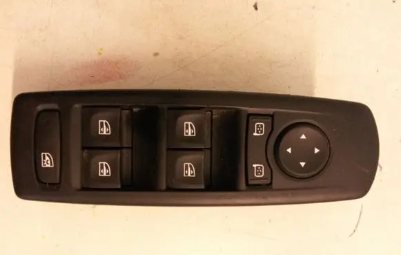 Renault Laguna III Electric window control switch 809610007RC E30169