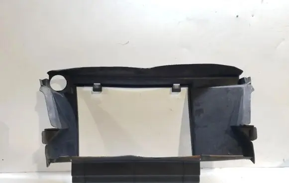 Mercedes-Benz E W210 Radiator trim 2105050830