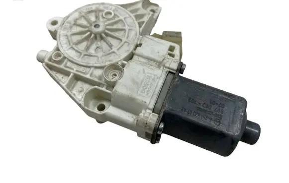 Mercedes-Benz ML W164 Front door window regulator motor A2518200742 997082102 0130822273