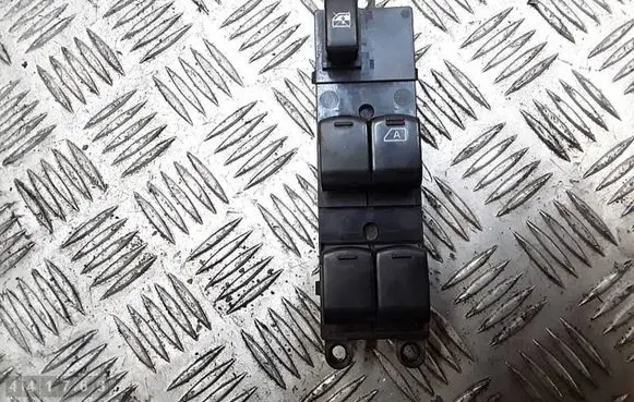 Nissan Navara D40 Electric window control switch 254015X05C