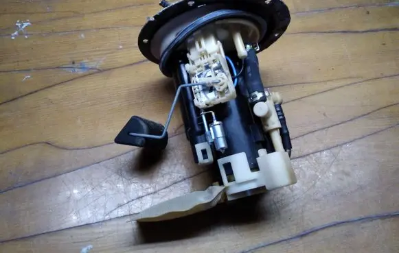 Mitsubishi Space Wagon Fuel injection high pressure pump MR404517 1019615481