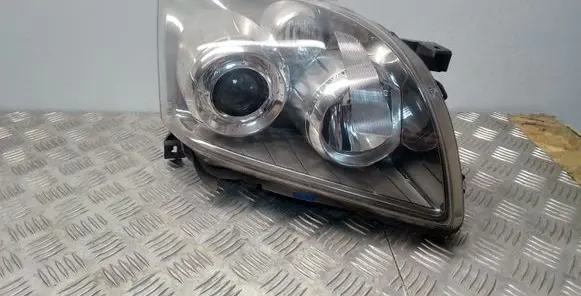 Toyota Avensis T250 Headlight/headlamp 35109 8596724010