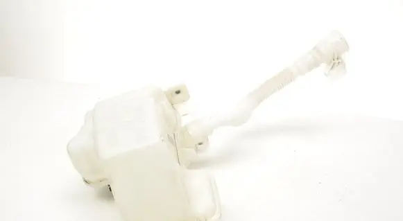 Volkswagen Tiguan Windshield washer fluid reservoir/tank 5QS955448