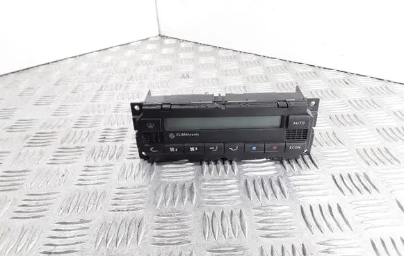 Volkswagen PASSAT B5.5 Climate control unit 6013966