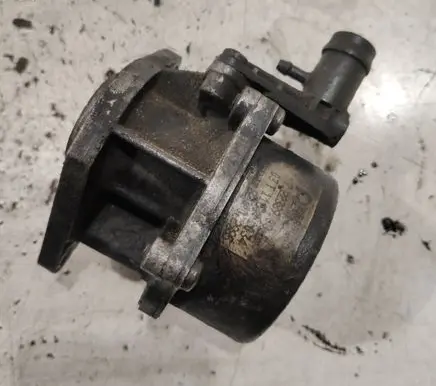 Renault Laguna II Vacuum pump 8200072985
