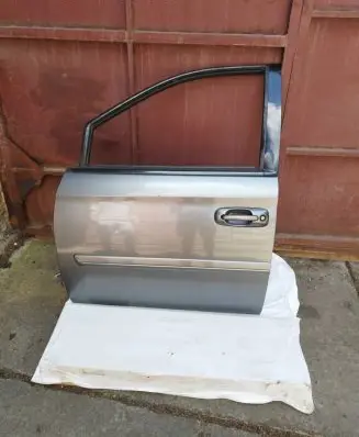 Chrysler Voyager Front door