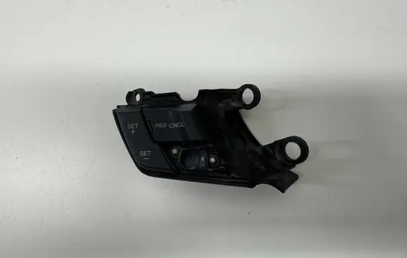 Ford Mustang VI Steering wheel buttons/switches FR3T9E740CCW FR3T9E740 18DEC03ARI