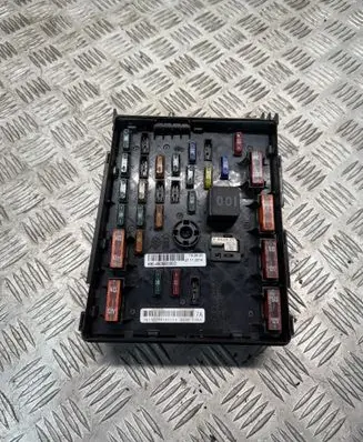 Seat Alhambra (Mk2) Fuse module 3C0937125A