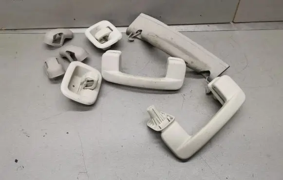 Dodge Grand Caravan A set of handles for the ceiling 1AR41ES3AG F1028E4501