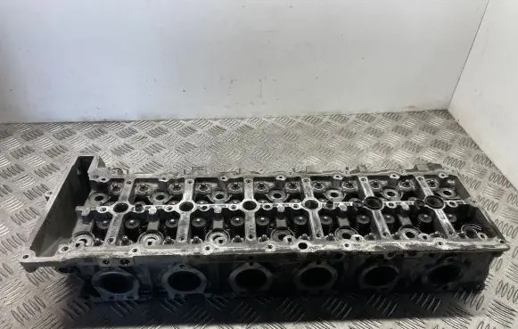 BMW 5 F10 F11 Engine head 7812929