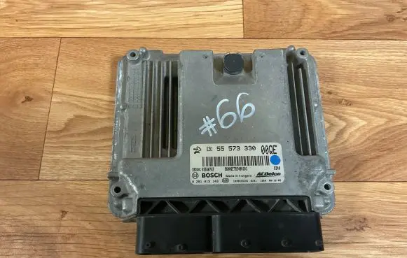 Opel Insignia A Engine control unit/module 55566722 55573330 0281015149