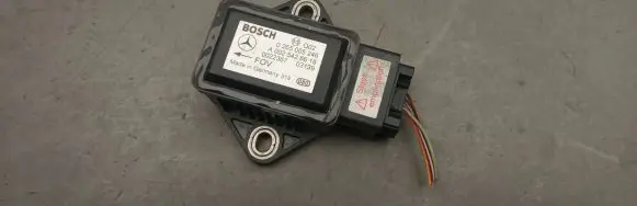 Mercedes-Benz E W211 ESP acceleration yaw rate sensor A0025426618 0265005246 00002542