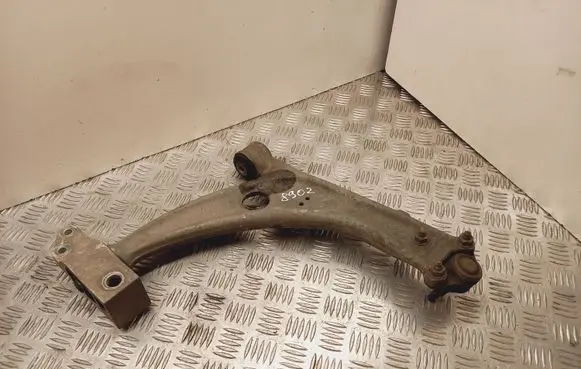 Volkswagen PASSAT B6 Front lower control arm/wishbone 3C0407153B
