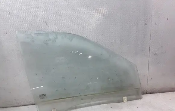 Hyundai Santa Fe Front door window glass four-door