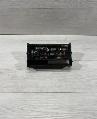 BMW 5 F10 F11 Fuse module 9252815 317033442 04207611