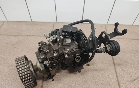 Volvo S40, V40 Fuel injection high pressure pump R8448B261B DPCF8QLTN03