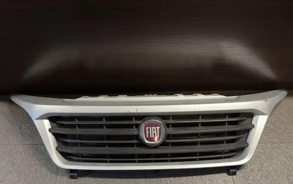 Fiat Ducato Front bumper upper radiator grill 18072151 1314846070