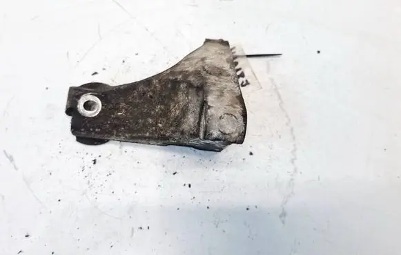 Subaru Outback Engine mounting bracket