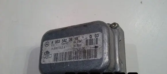 Mercedes-Benz C W203 Engine control unit/module 0035423918