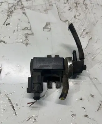 Audi A4 S4 B6 8E 8H Turbo solenoid valve 1J0906627 72290326