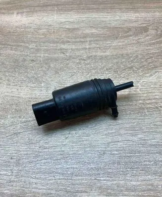 BMW 5 E39 Headlight washer pump 8377612 23557610