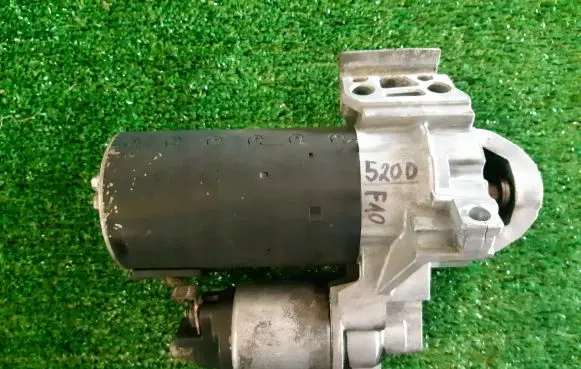 BMW 5 F10 F11 Starter motor 1005841209