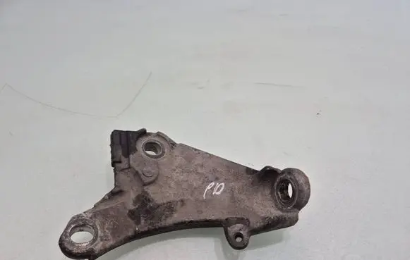 Honda Civic Engine mounting bracket 