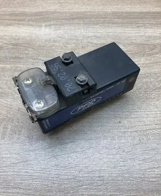 Volkswagen Sharan Coolant fan relay 95VW14B205AA 7M0000317