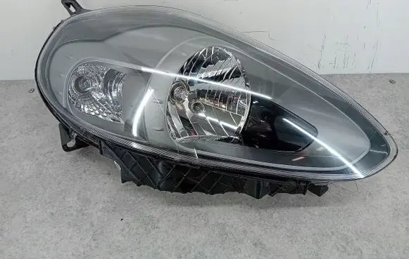Fiat Punto Evo Headlight/headlamp 20-C261B