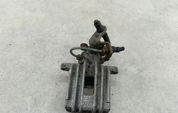 Volkswagen Golf V Rear brake caliper 