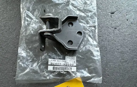 Nissan Patrol Y60 Front door upper hinge 80400H8500