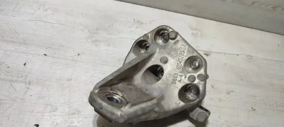 Alfa Romeo Stelvio Engine mounting bracket 50545195