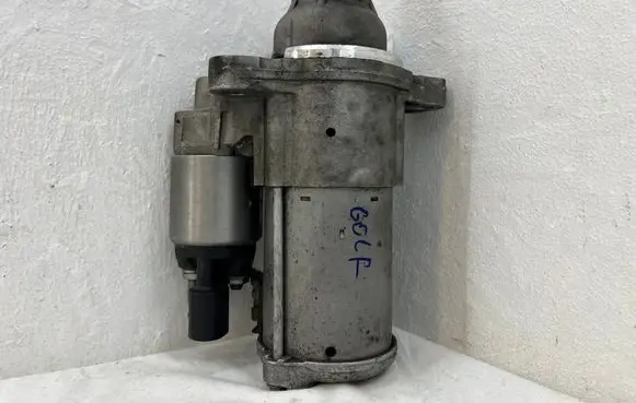 Volkswagen Golf VIII Starter motor 02M911022F