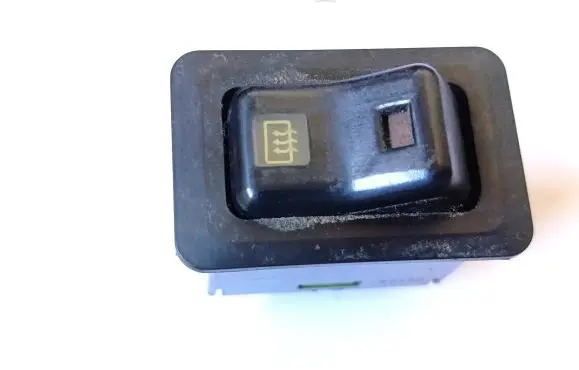 Mitsubishi Pajero Windscreen/window heater switch 39120
