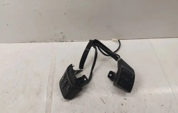 Toyota Corolla Verso AR10 Steering wheel buttons/switches 8425064020B0