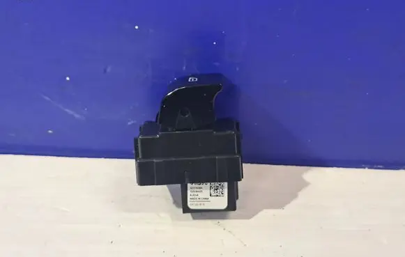 Polestar 2 Electric window control switch 32334084