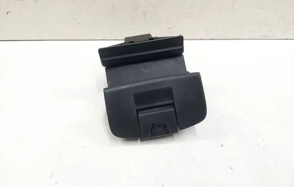 Renault Espace - Grand espace IV Hand parking brake switch 8200550545
