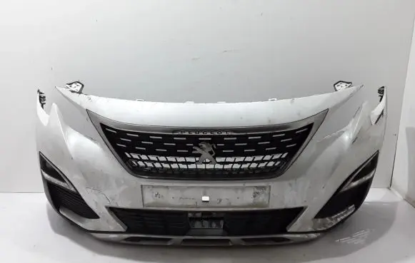 Peugeot 5008 Front bumper 1617976380