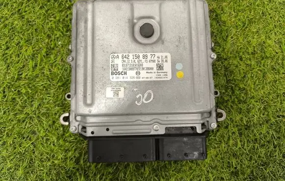 Mercedes-Benz E W211 Engine control unit/module A6421508977 8316713181016203 0281014326