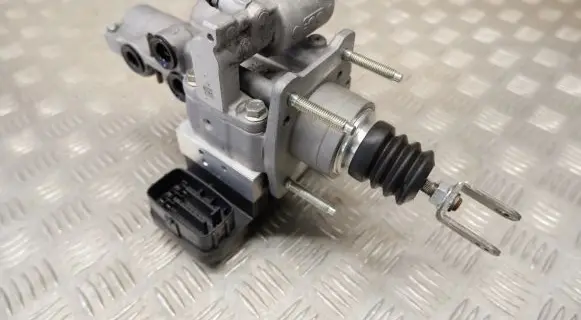 Toyota Prius (XW50) ABS Pump 4721047210 4727047040