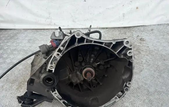 Nissan Qashqai Manual 5 speed gearbox TL4116 8136 770170055