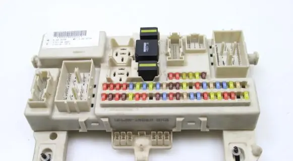Ford Focus Fuse module R15F45F71